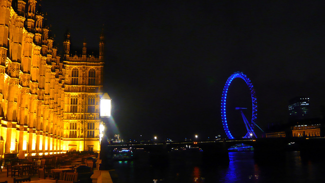 Westminster Palace and London Eye, November 2007 by Herry Lawford